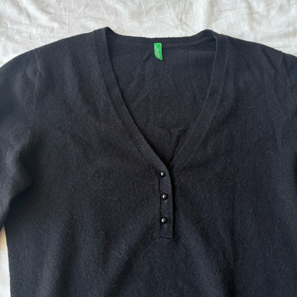 United Colors of Benetton Black V-Neck Women's Wool-blend Sweater XS - Picture 5 of 9